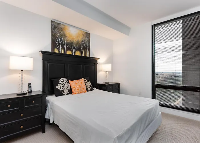 Global Luxury Suites At Town Center