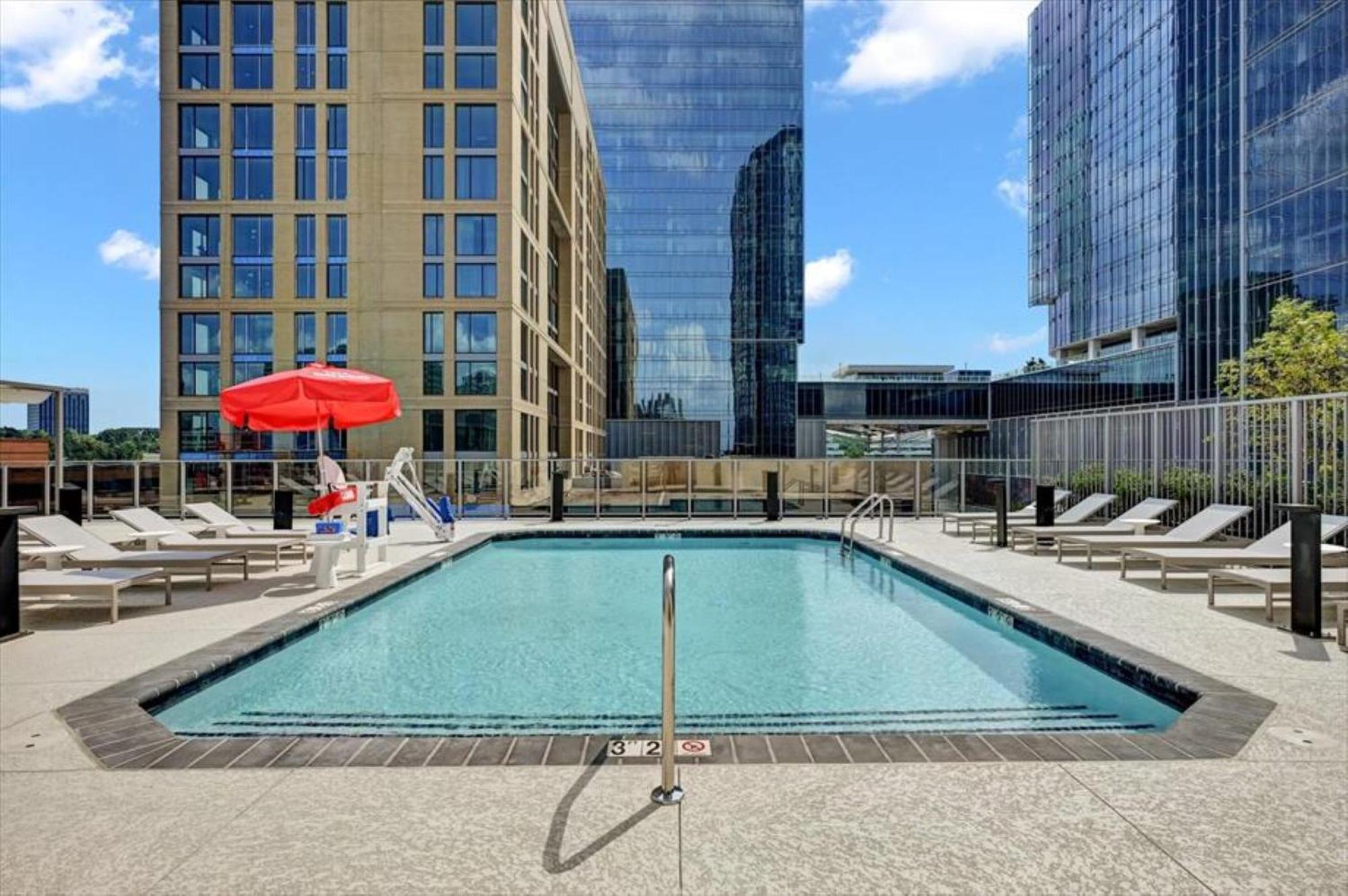 Global Luxury At Town Center Apartment *