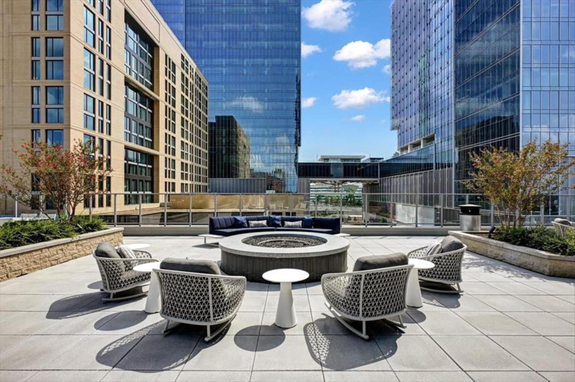 Apartment Global Luxury At Town Center