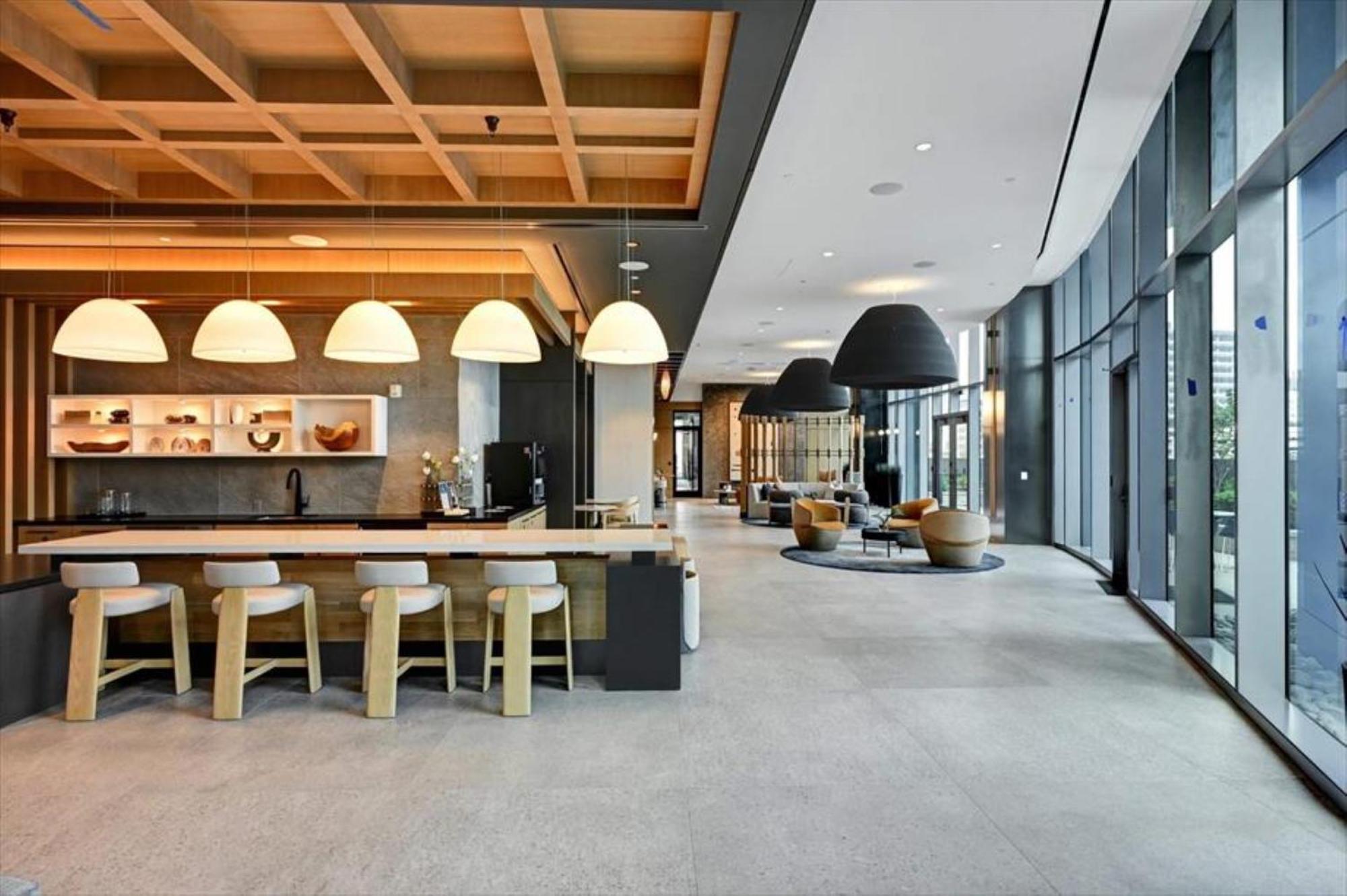 Global Luxury At Town Center Reston
