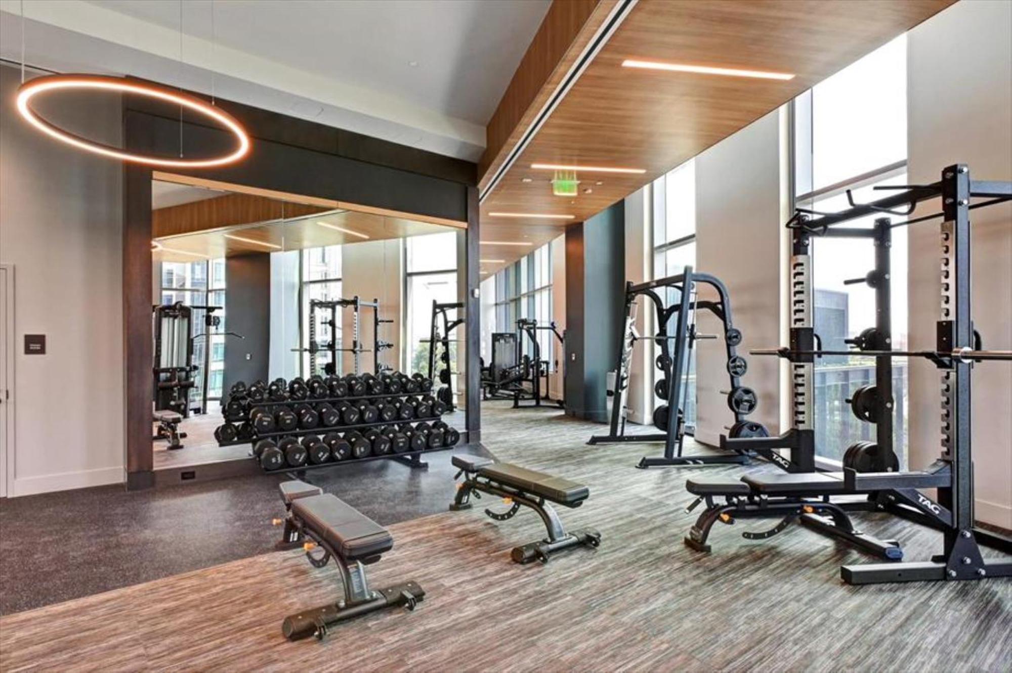 Global Luxury At Town Center Apartment *