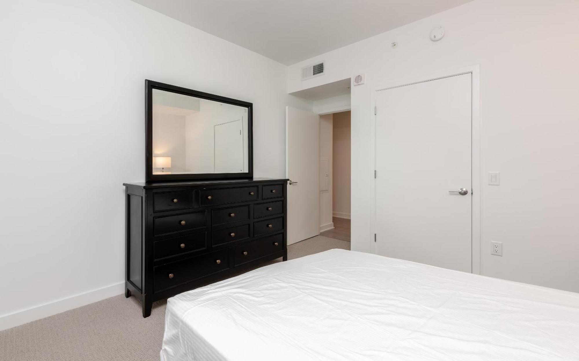 Global Luxury At Town Center Apartment *