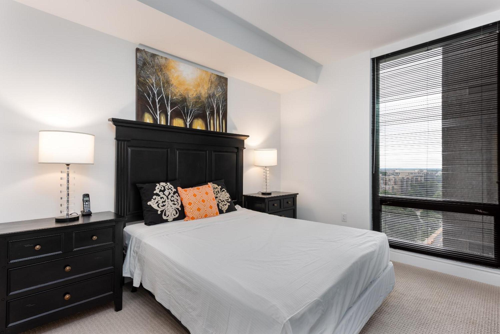 Global Luxury At Town Center * Reston