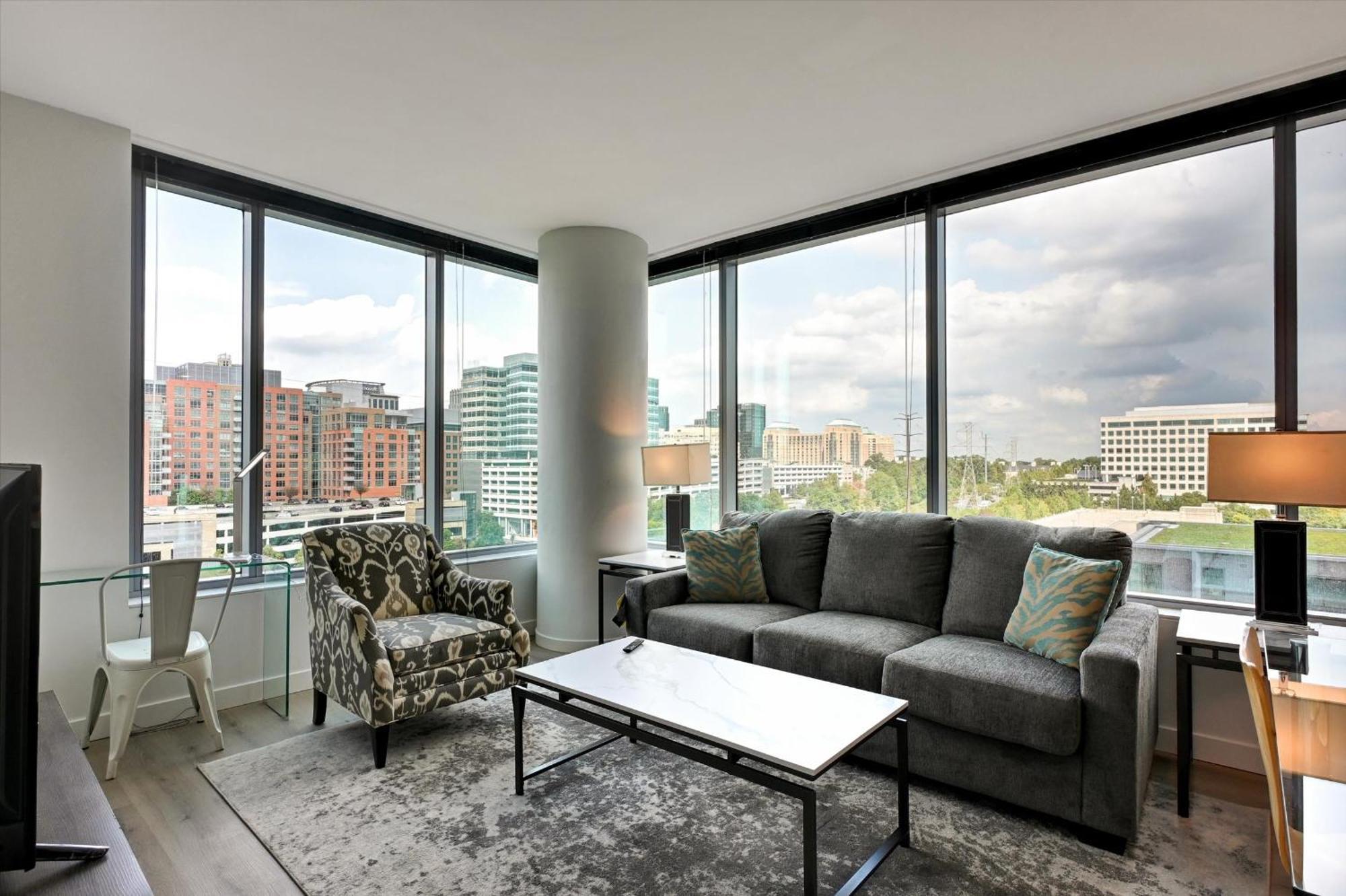 Global Luxury At Town Center Apartment Reston