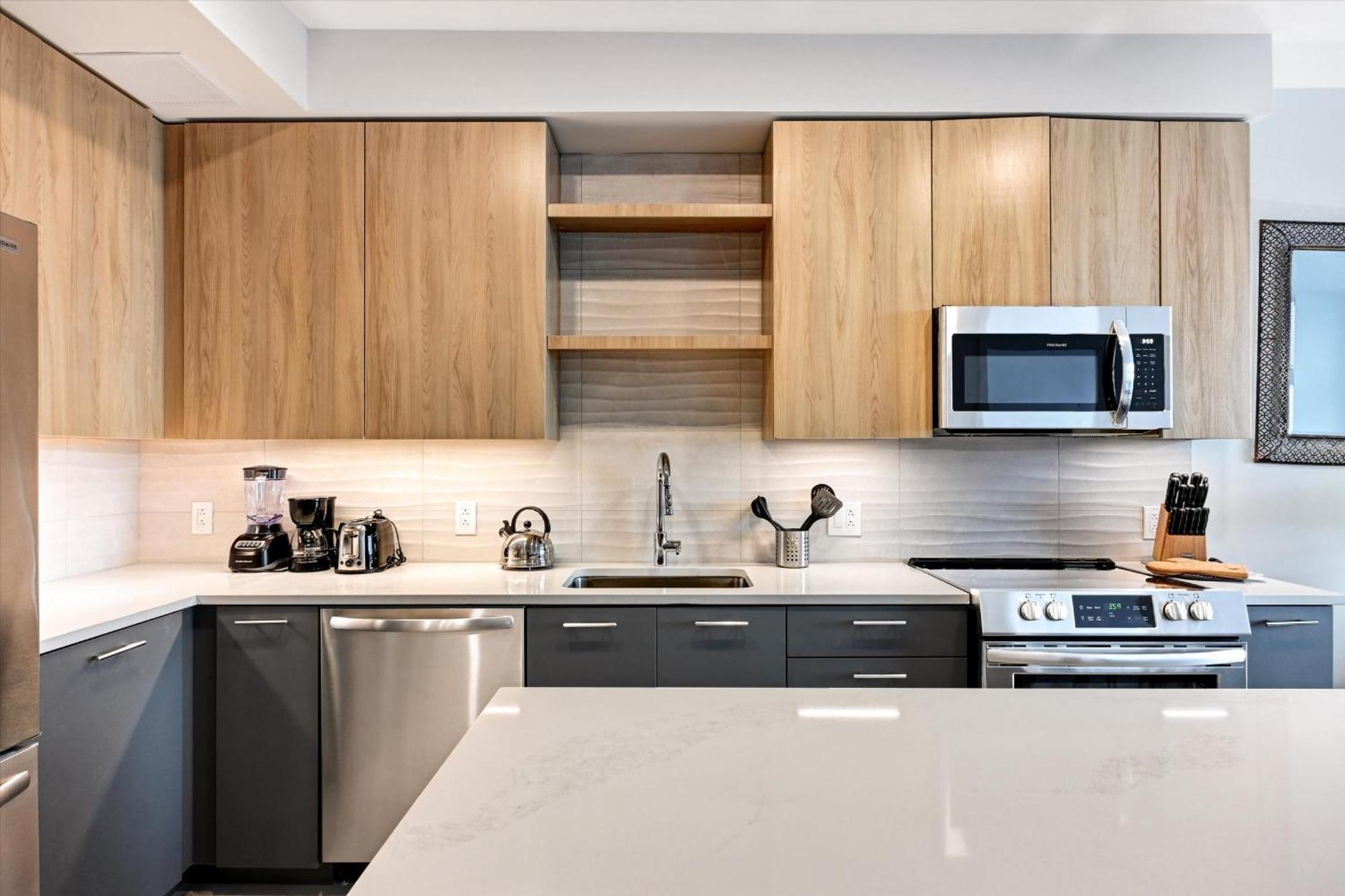 Global Luxury At Town Center Apartment