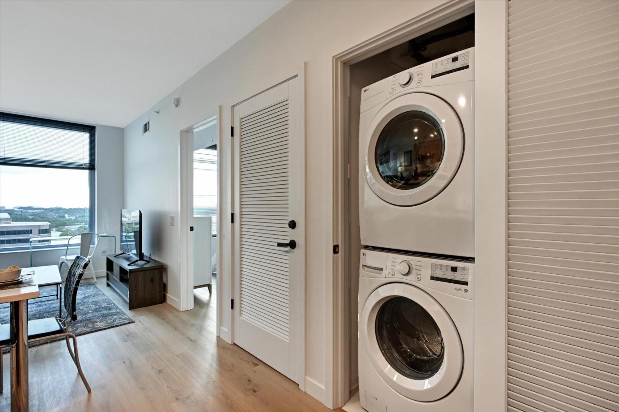 Global Luxury At Town Center * Reston